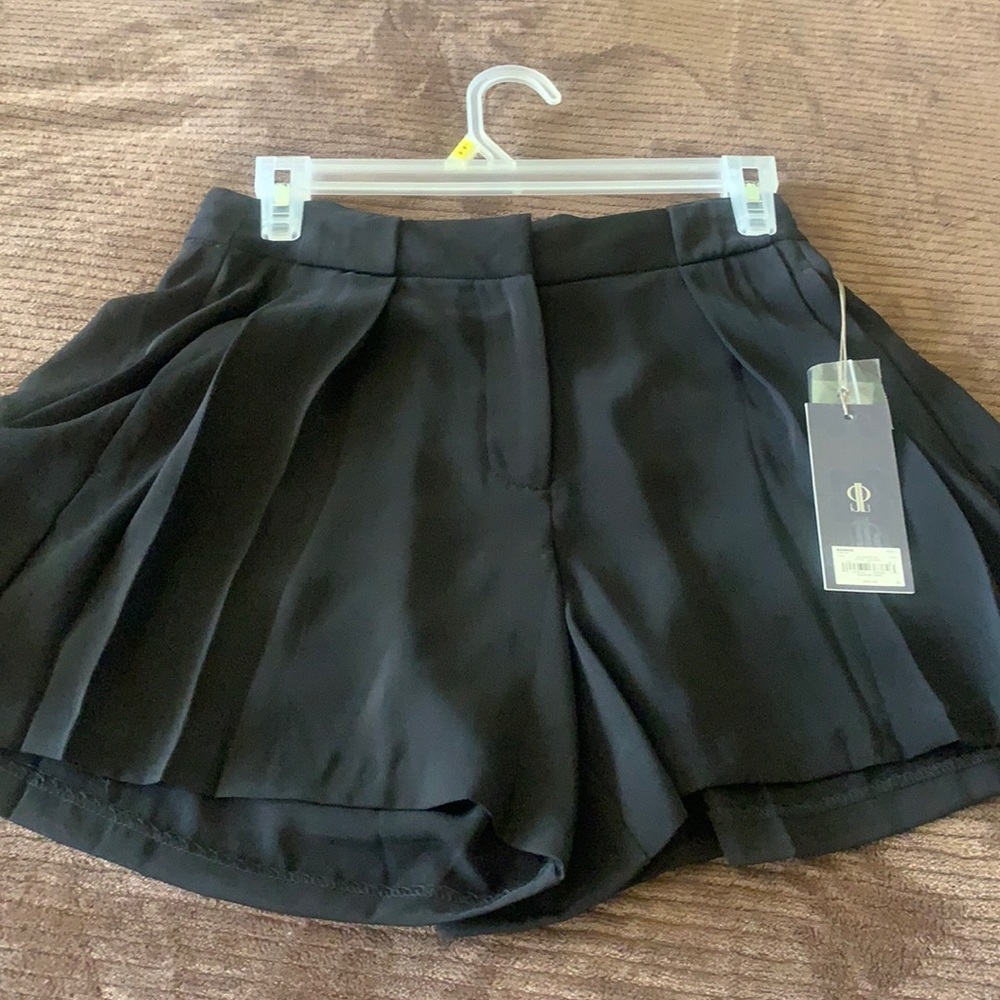 Black skort